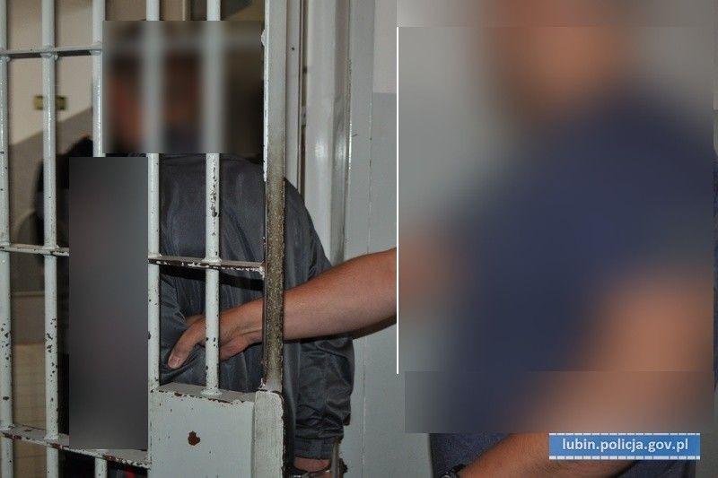 Wtargnęli do mieszkania, pobili 31-latka i jego rodzinę. Pięcioro agresorów zatrzymanych