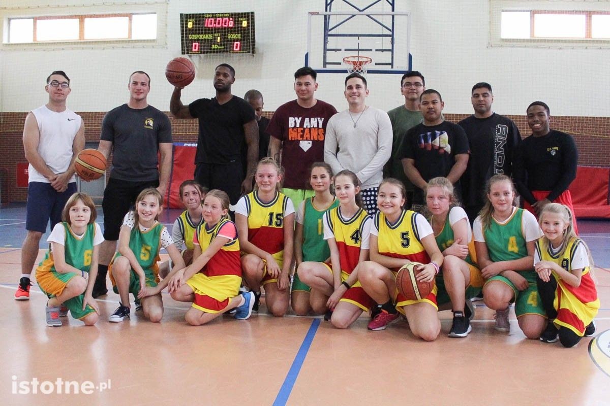 Święto Niepodległości: mecze USA – Polska. Pokazowy mecz młodych koszykarek