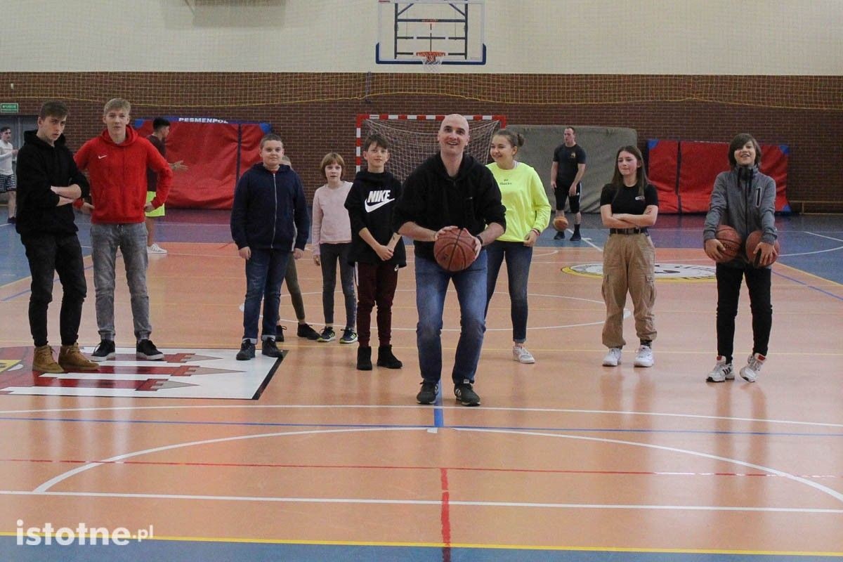 Święto Niepodległości: mecze USA – Polska. Pokazowy mecz młodych koszykarek