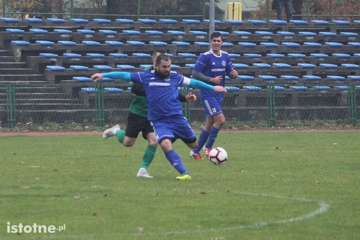 BKS - Olimpia Kamienna Góra 7:0.