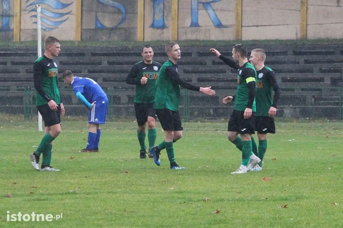 BKS - Olimpia Kamienna Góra 7:0.