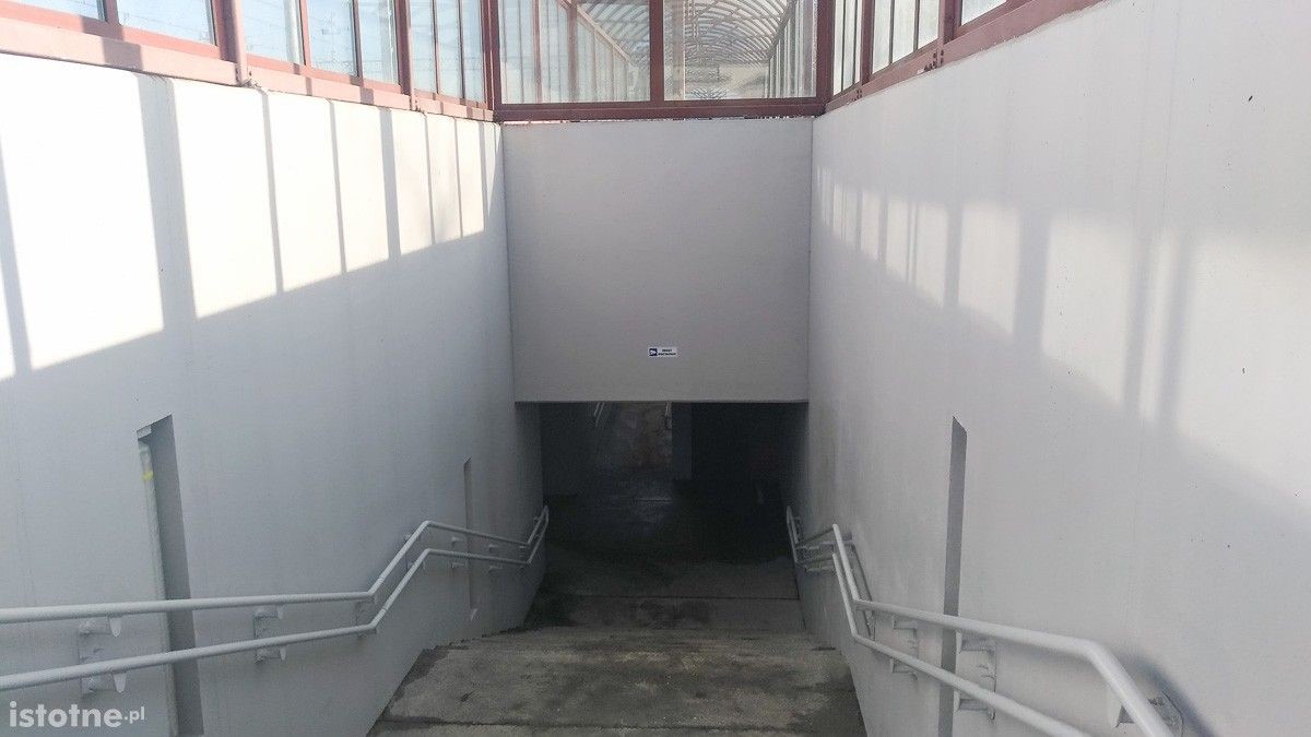 Przejście podziemne na dworcu PKP w Bolesławcu