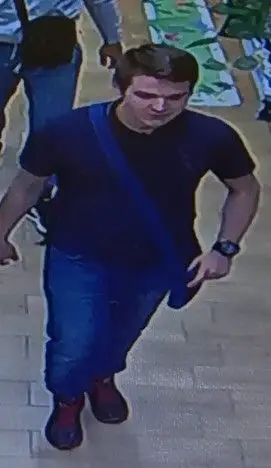 Sprawcy kradzieży. Poznajesz ich? Powiadom policję