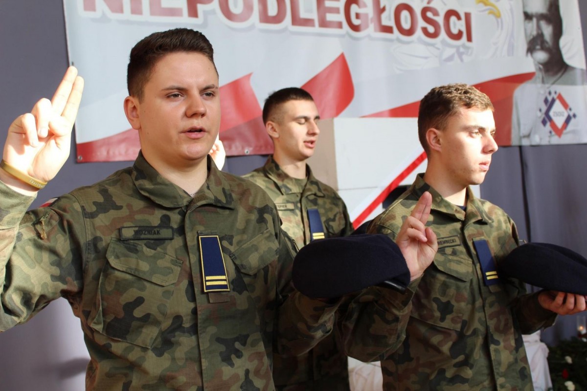 Młodzi mundurowi ślubowali
