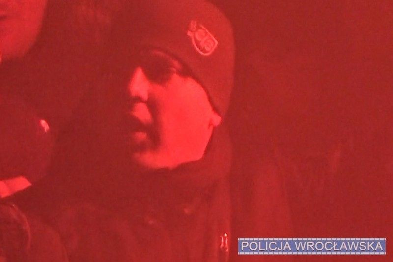 Wrocławski marsz. Policja publikuje wizerunki 10 kolejnych osób, które naruszyły prawo