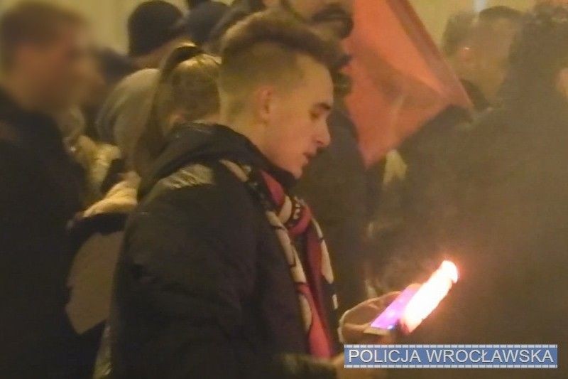 Wrocławski marsz. Policja publikuje wizerunki 10 kolejnych osób, które naruszyły prawo