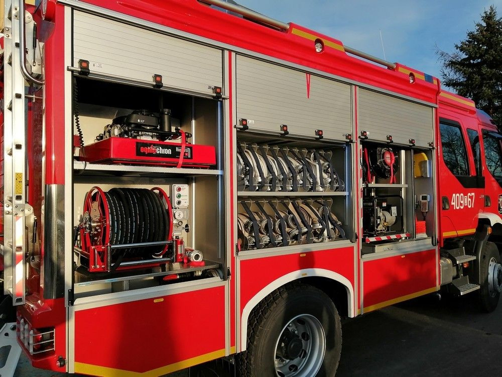 Strażacy z Warty z nowym wozem ratowniczo-gaśniczym