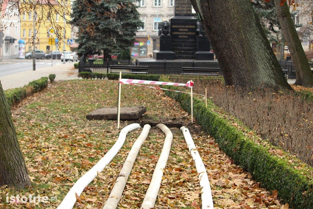 Akcja wypompowywania wody ze stawu miejskiego