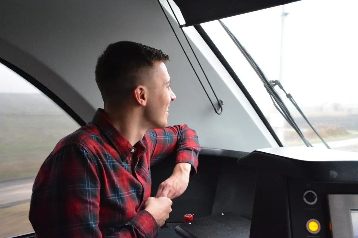 Bohaterski motorniczy z wizytą w Kolejach Dolnośląskich