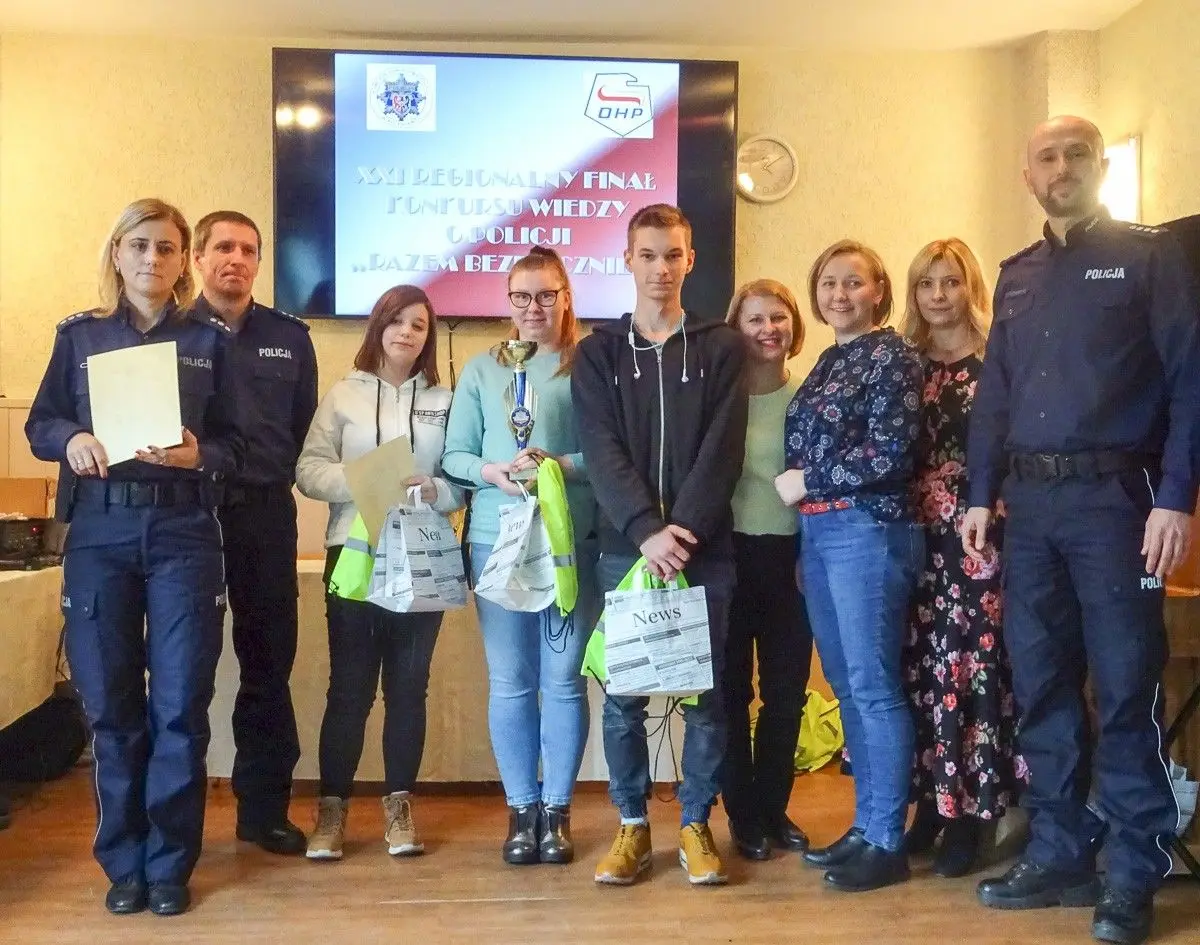 Uczennice „Budowlanki” najlepsze w konkursie wiedzy o policji