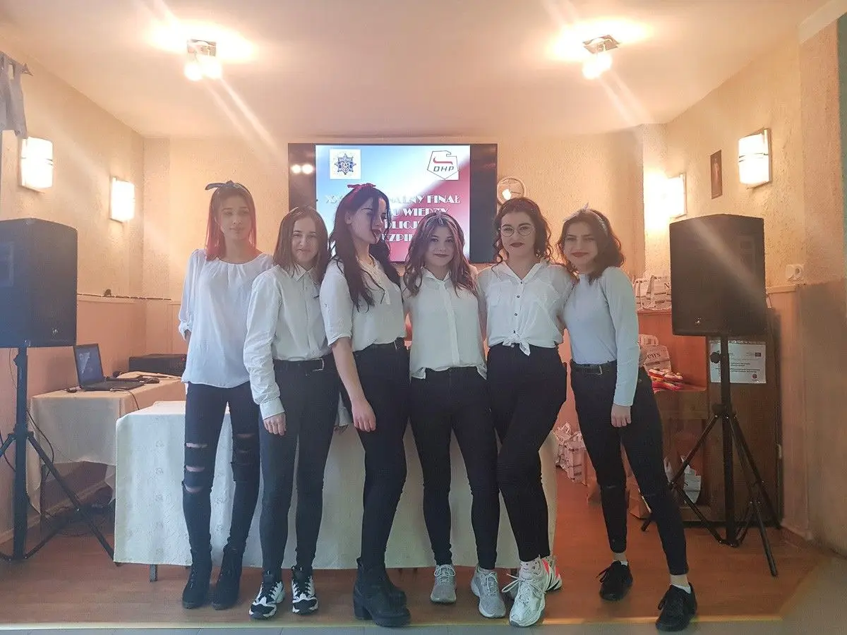 Uczennice „Budowlanki” najlepsze w konkursie wiedzy o policji