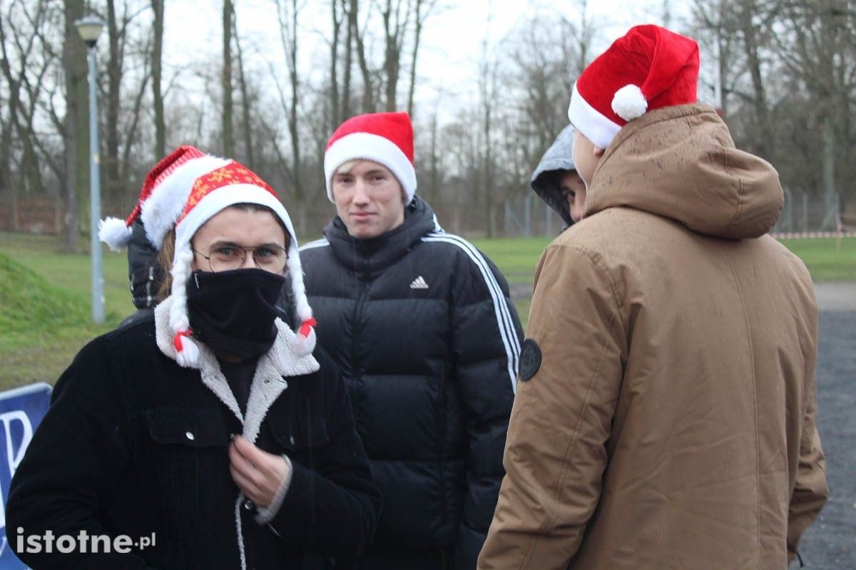 Zimowy bieg między mostami