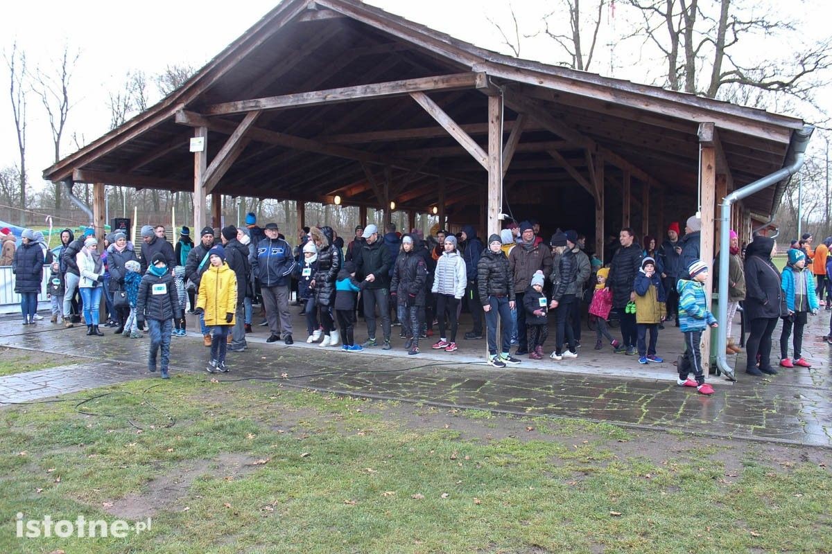 Zimowy bieg między mostami