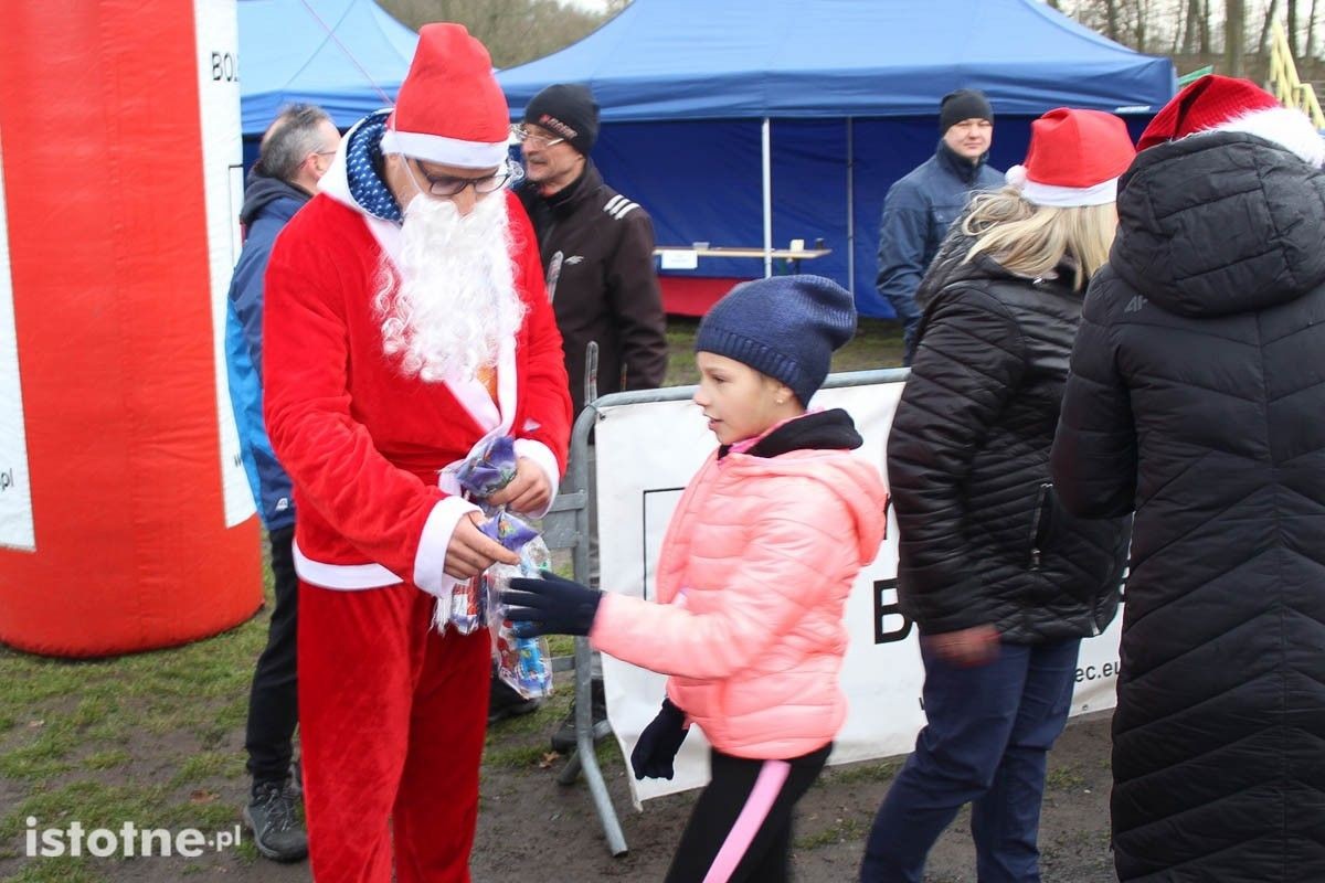 Zimowy bieg między mostami