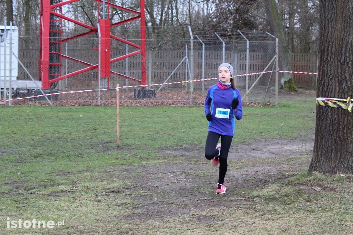 Zimowy bieg między mostami