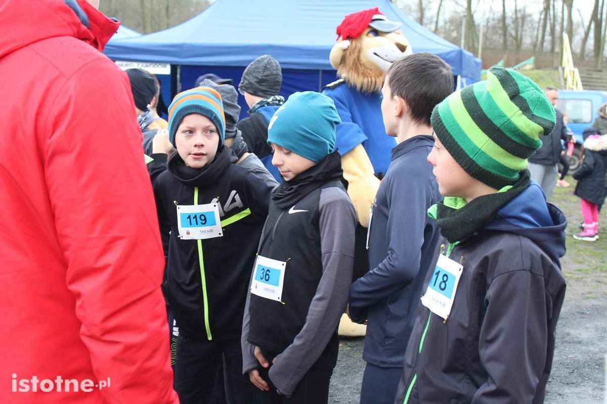 Zimowy bieg między mostami