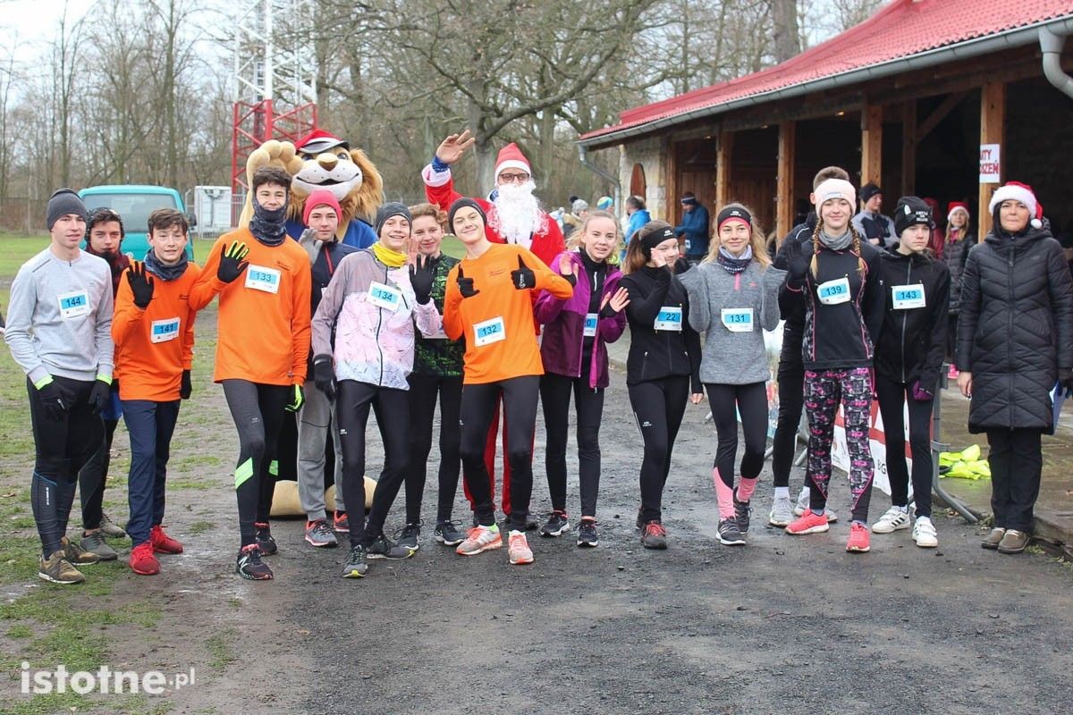 Zimowy bieg między mostami