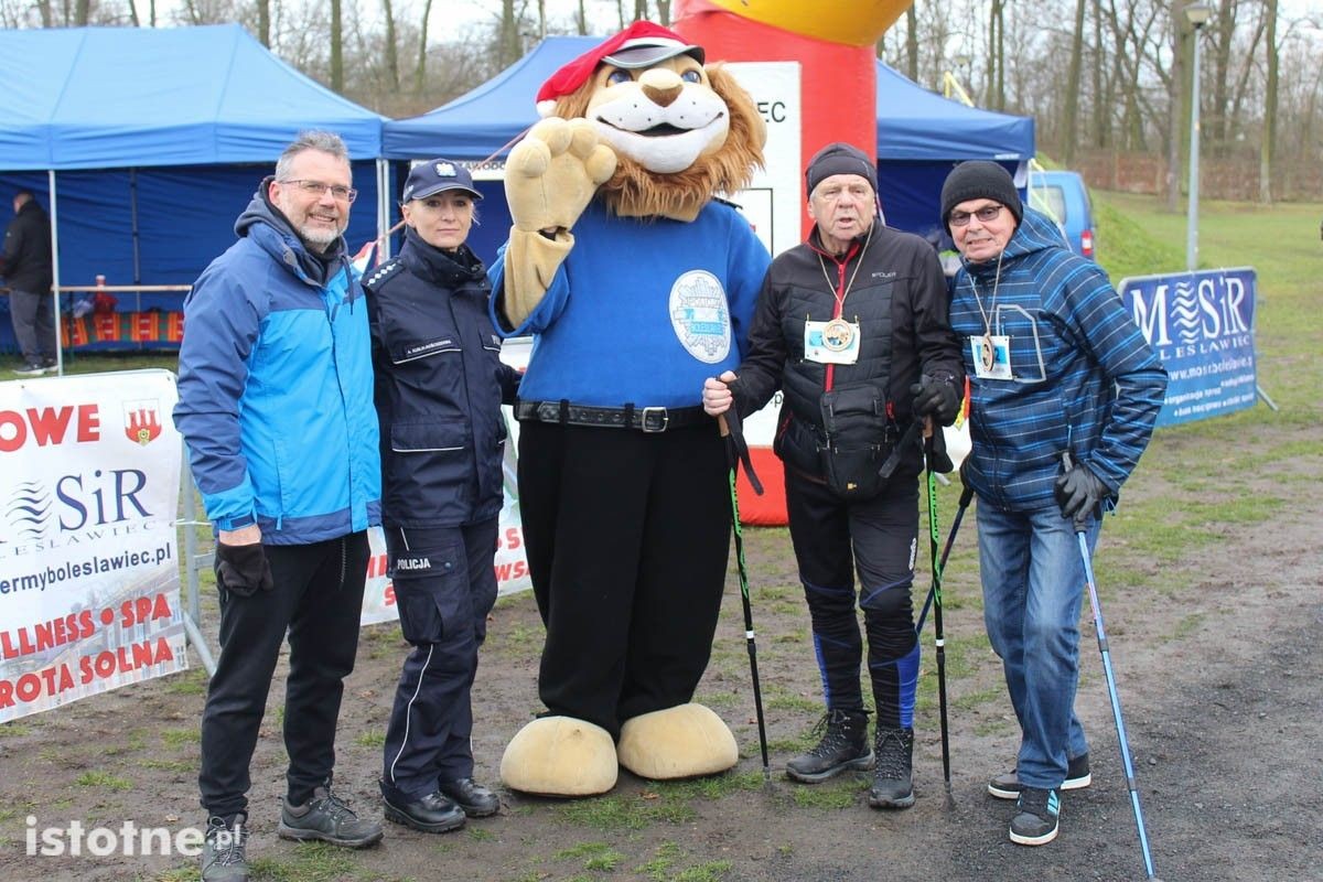 Zimowy bieg między mostami