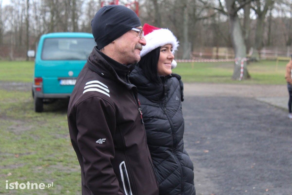 Zimowy bieg między mostami