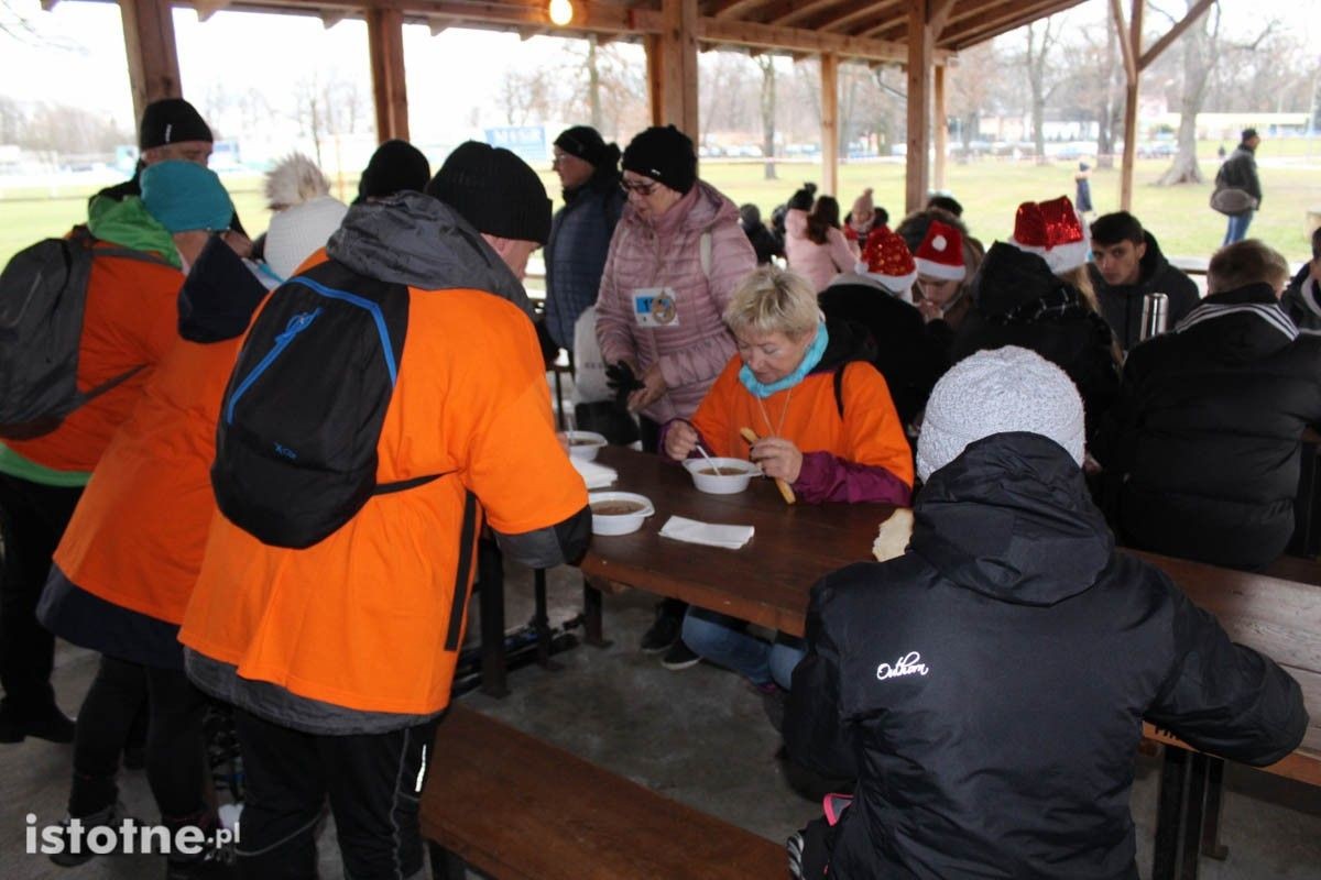 Zimowy bieg między mostami