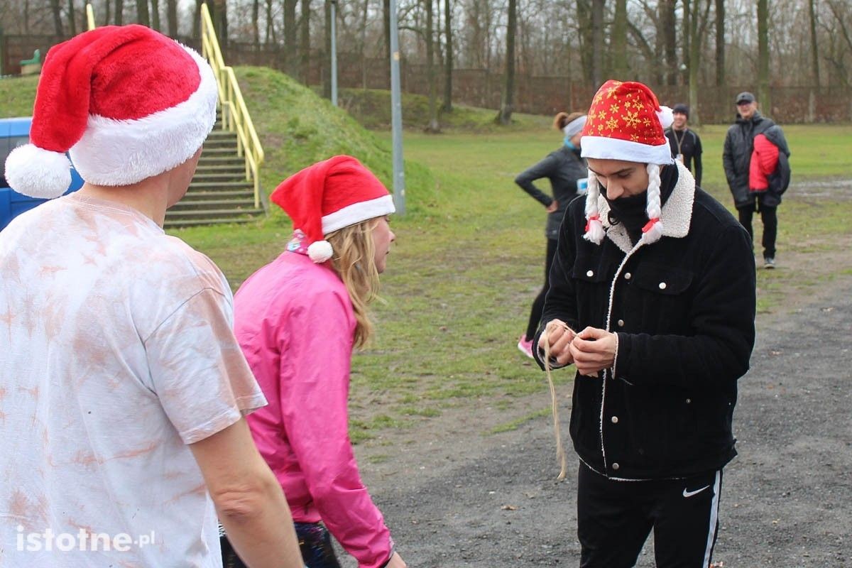 Zimowy bieg między mostami