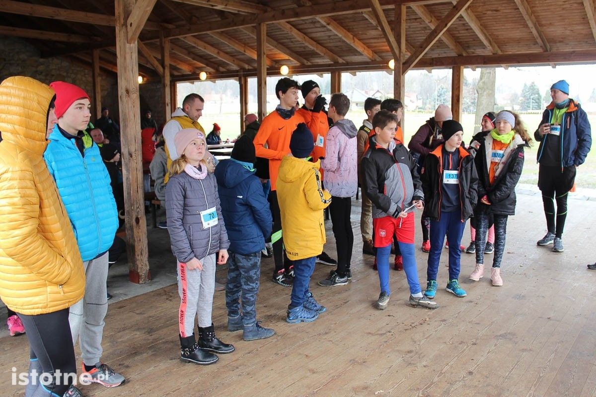 Zimowy bieg między mostami