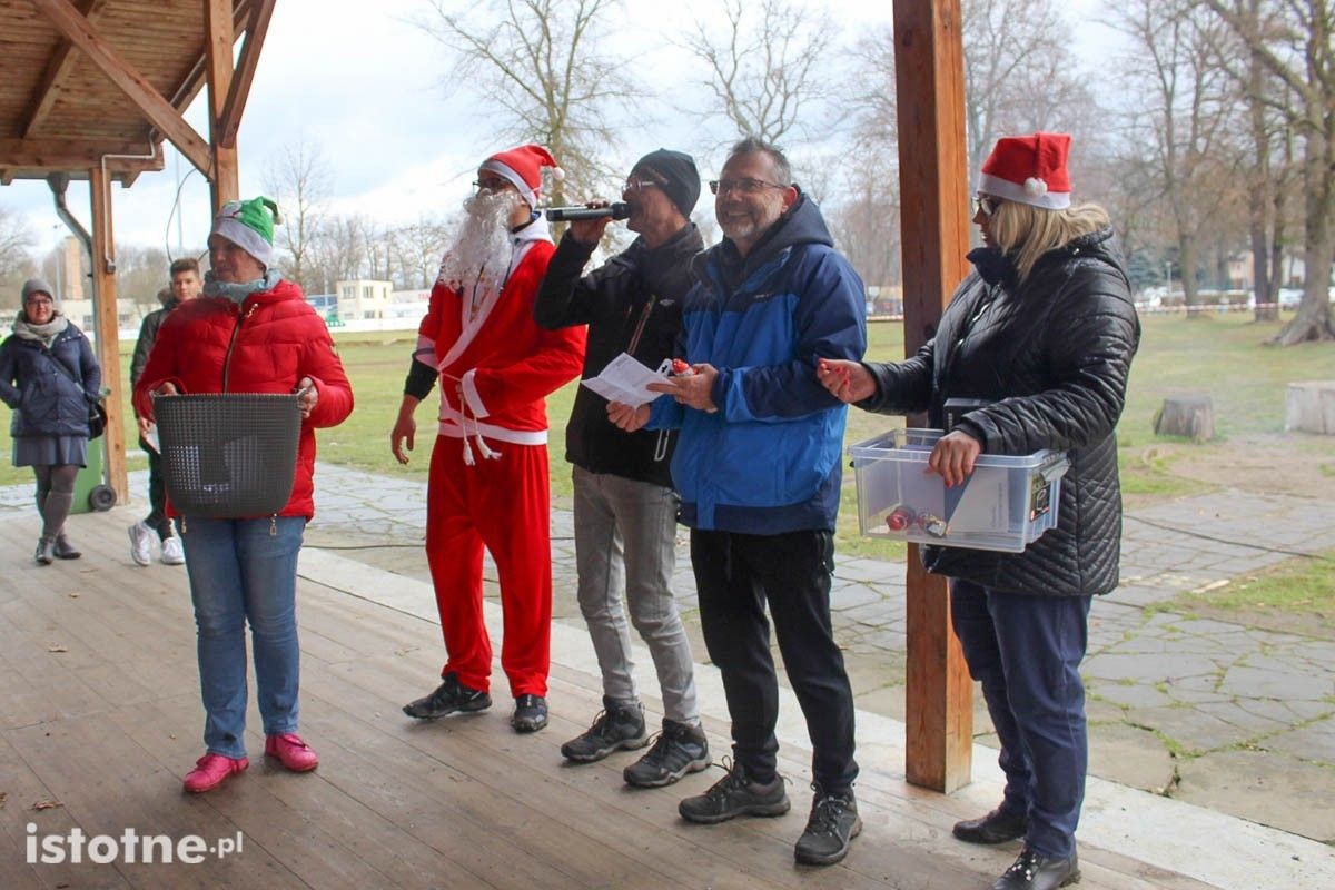 Zimowy bieg między mostami