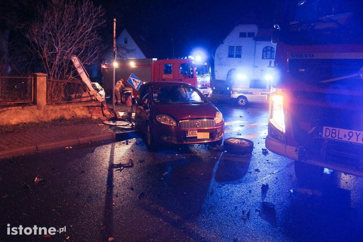 Wypadek na skrzyżowaniu alei Wojska Polskiego z ul. Zwycięstwa