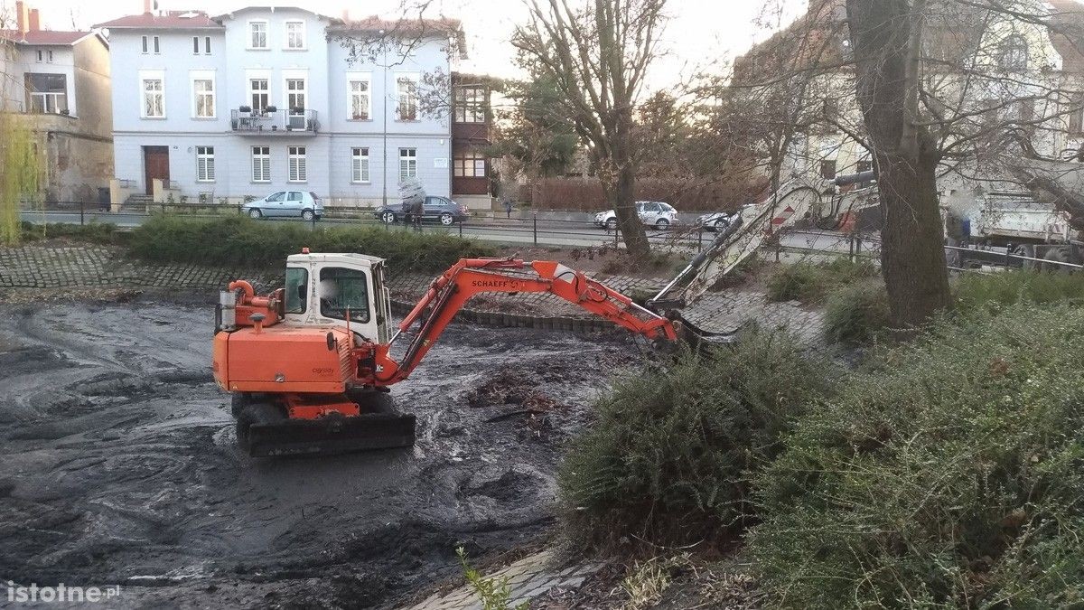 Co ze stawem miejskim przy Bankowej?