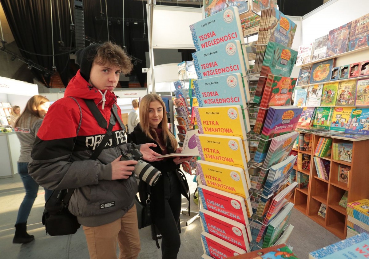 Uczniowie „Handlówki” na Wrocławskich Targach Dobrych Książek
