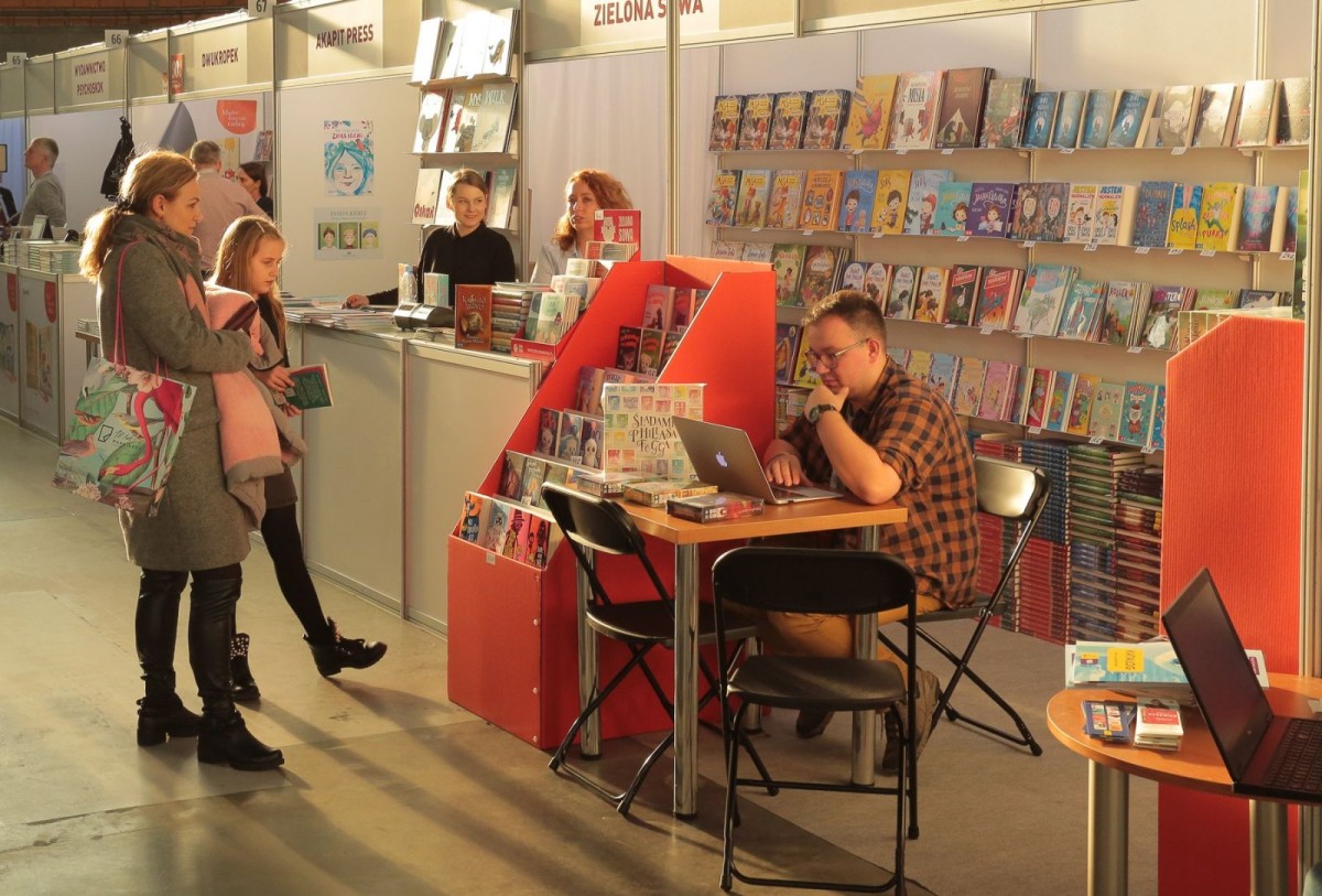 Uczniowie „Handlówki” na Wrocławskich Targach Dobrych Książek