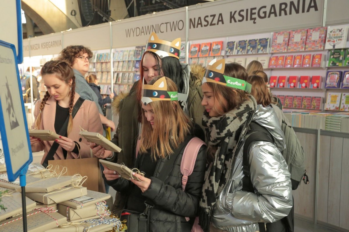 Uczniowie „Handlówki” na Wrocławskich Targach Dobrych Książek