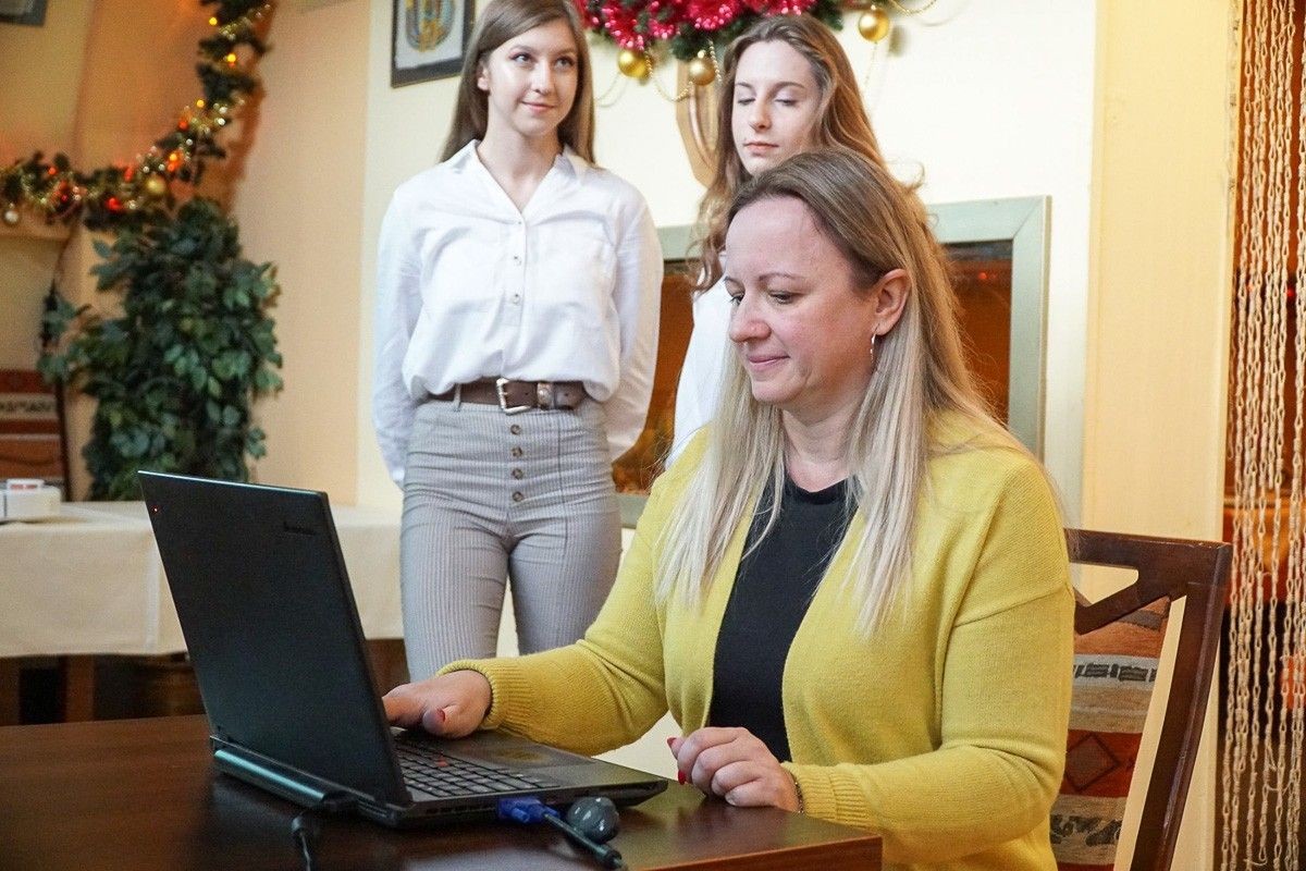 Młodzi przedsiębiorcy uczą się, jak być lepszym od konkurencji