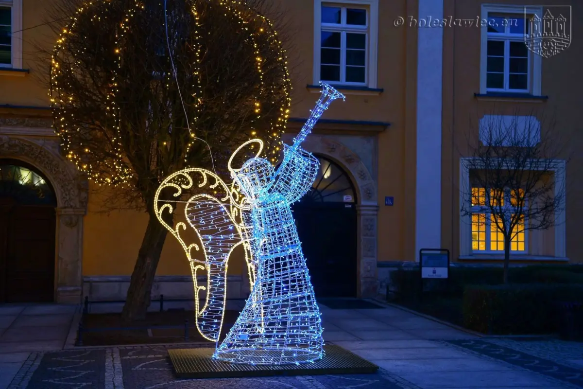 Aniołek nową ozdobą na bolesławieckim rynku