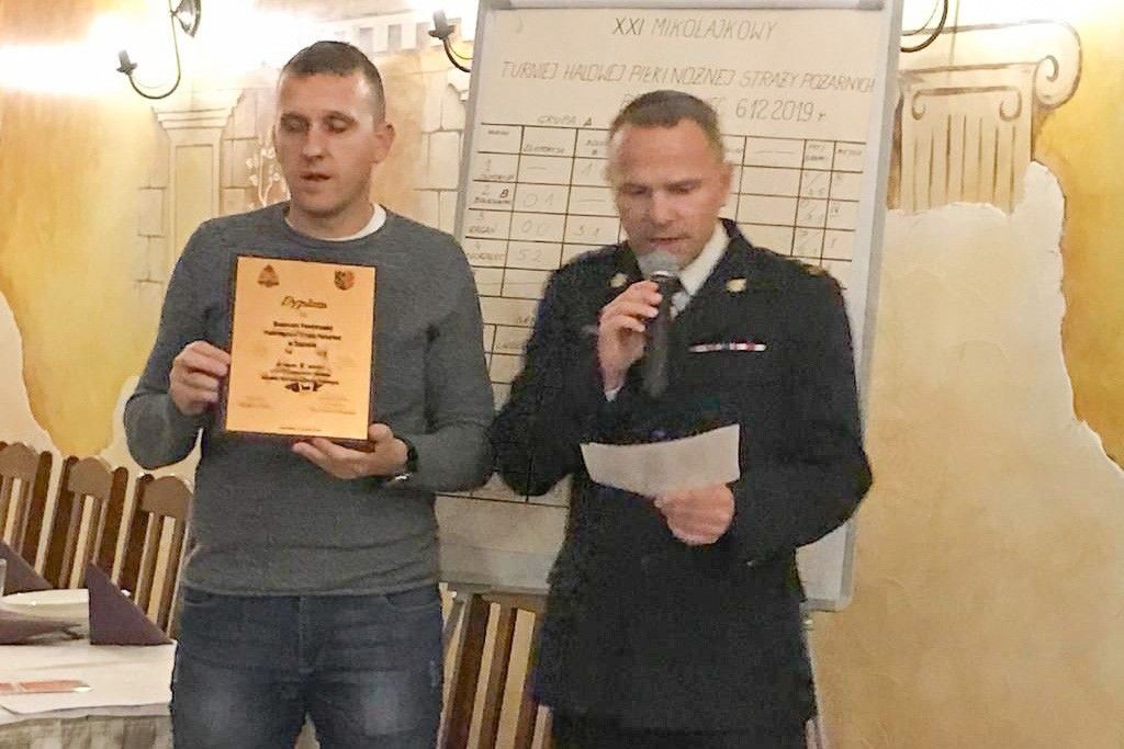 Mikołajkowy turniej halówki: strażacy z Legnicy najlepsi!
