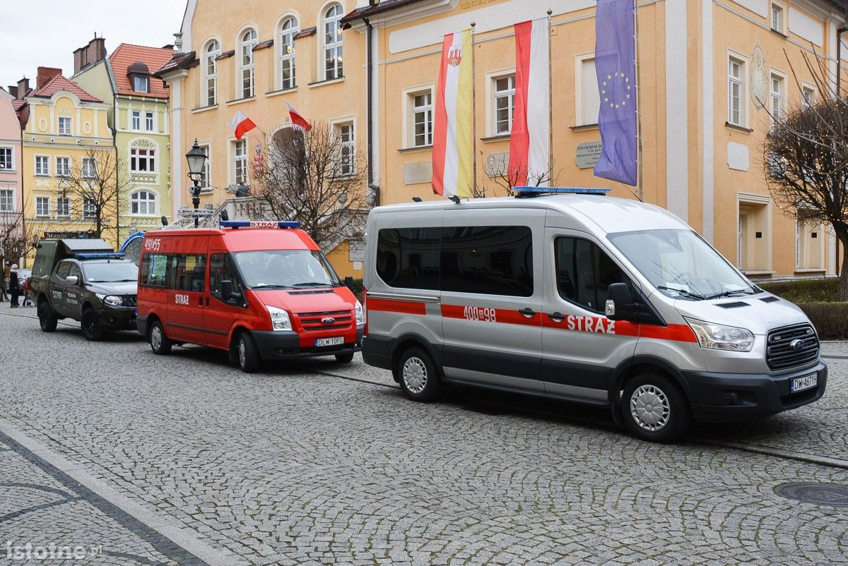 Strażacy z naszego powiatu z nowymi wozami i sprzętem ratowniczym