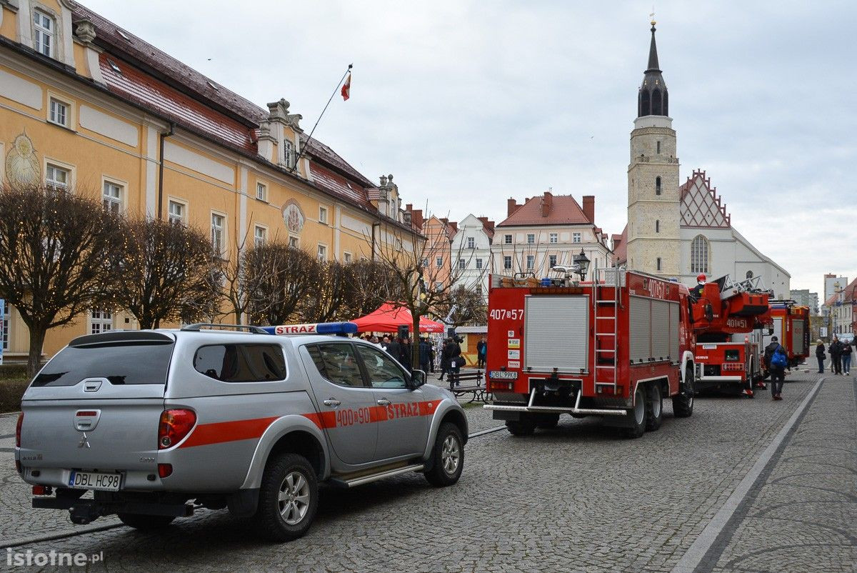 Strażacy z naszego powiatu z nowymi wozami i sprzętem ratowniczym