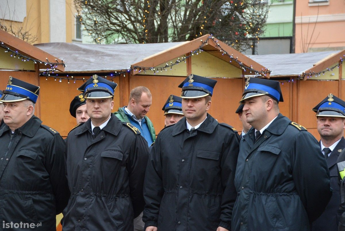 Strażacy z naszego powiatu z nowymi wozami i sprzętem ratowniczym