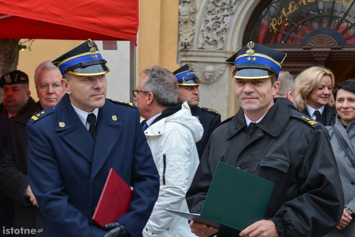 Strażacy z naszego powiatu z nowymi wozami i sprzętem ratowniczym