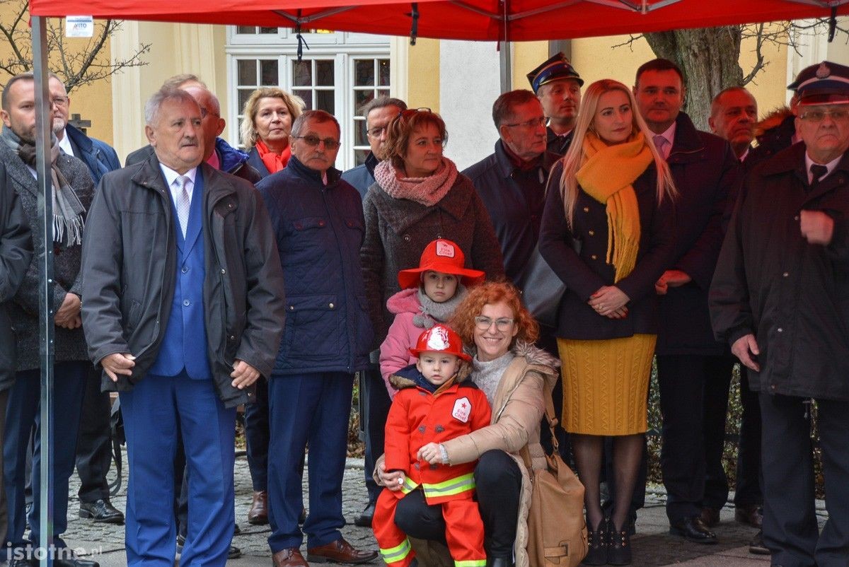 Strażacy z naszego powiatu z nowymi wozami i sprzętem ratowniczym