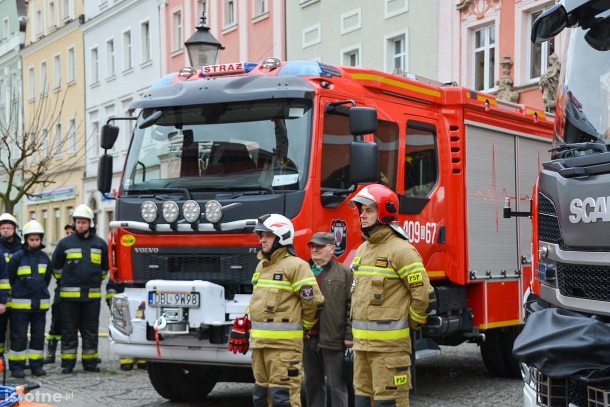 Strażacy z naszego powiatu z nowymi wozami i sprzętem ratowniczym