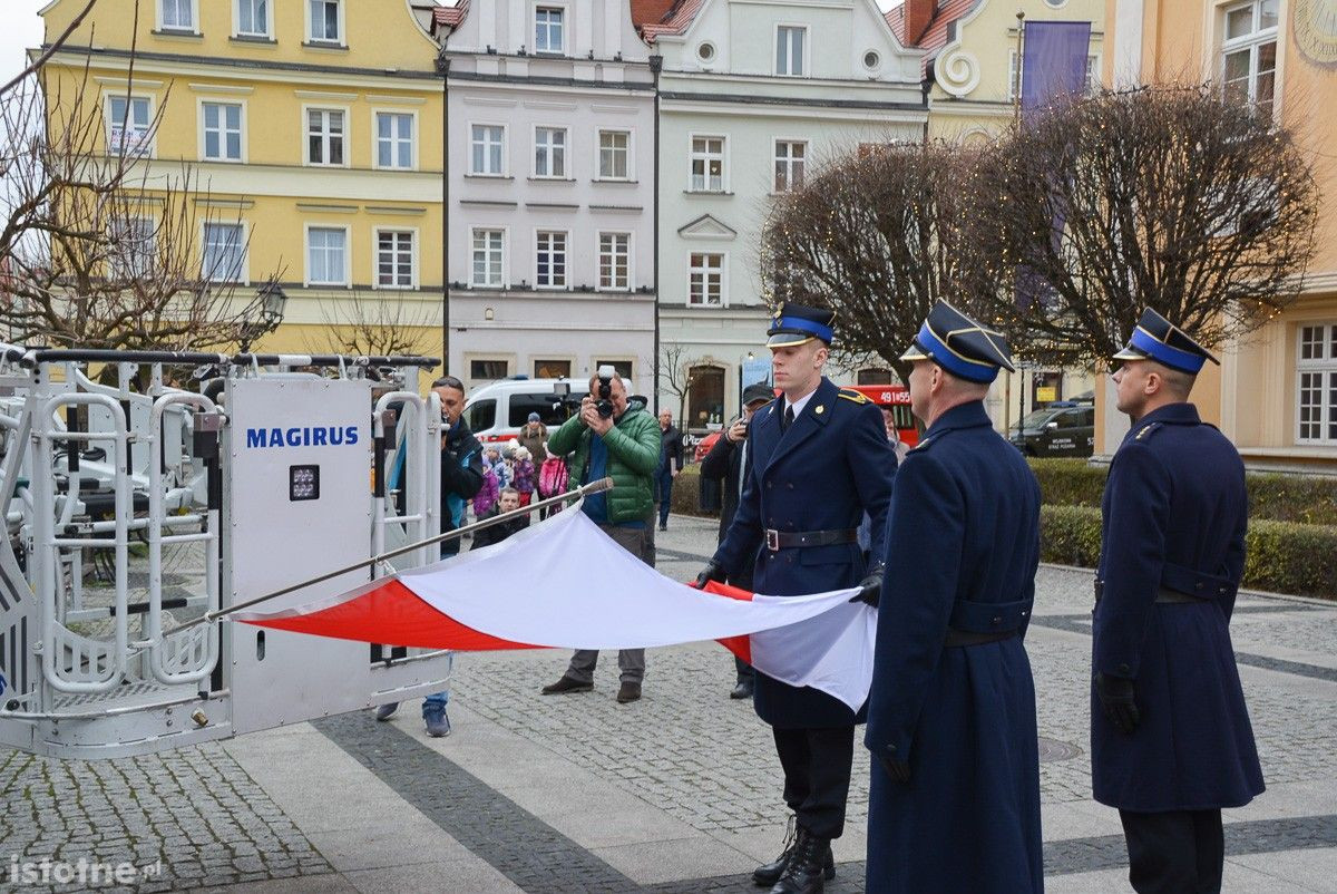 Strażacy z naszego powiatu z nowymi wozami i sprzętem ratowniczym