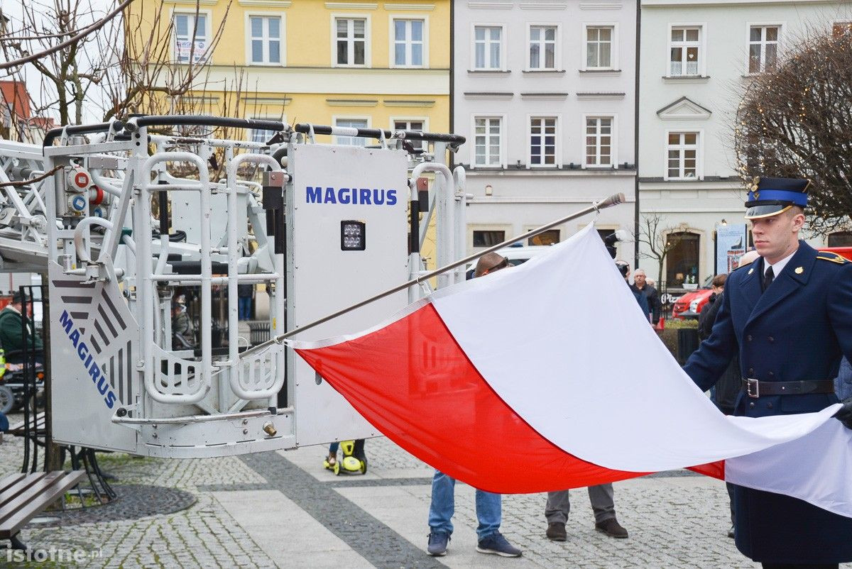 Strażacy z naszego powiatu z nowymi wozami i sprzętem ratowniczym
