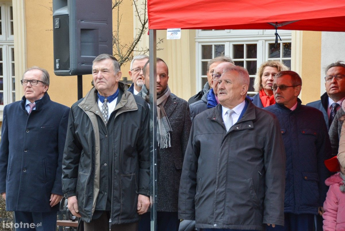 Strażacy z naszego powiatu z nowymi wozami i sprzętem ratowniczym