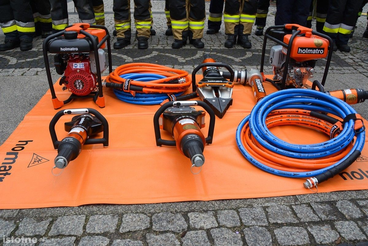 Strażacy z naszego powiatu z nowymi wozami i sprzętem ratowniczym