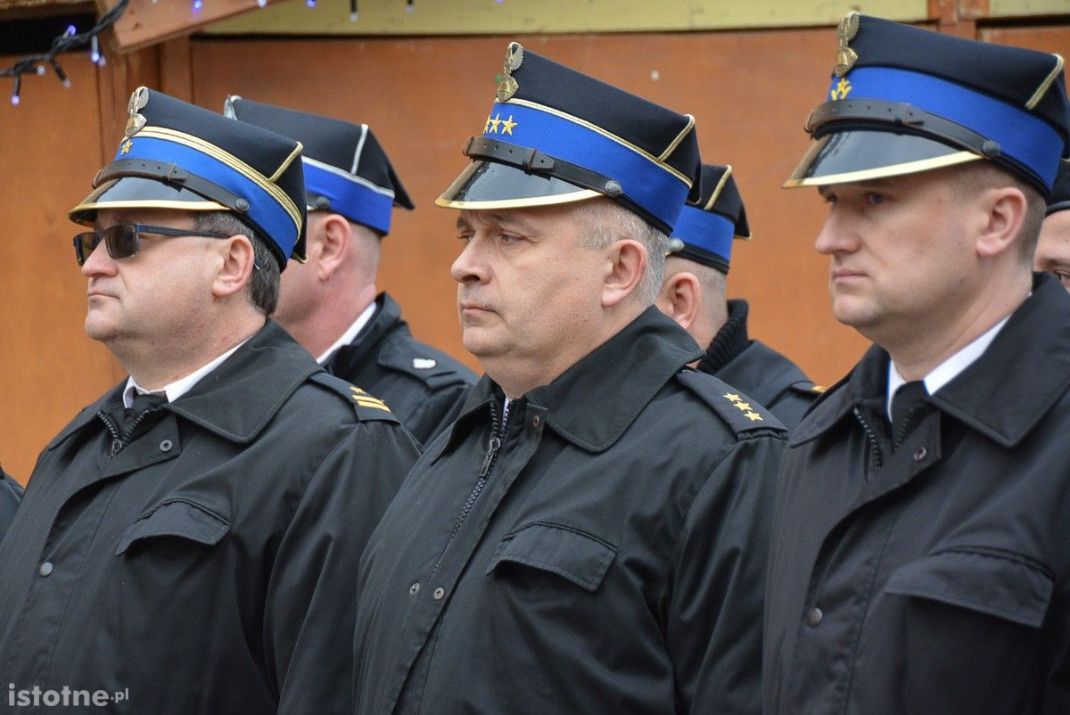 Strażacy z naszego powiatu z nowymi wozami i sprzętem ratowniczym