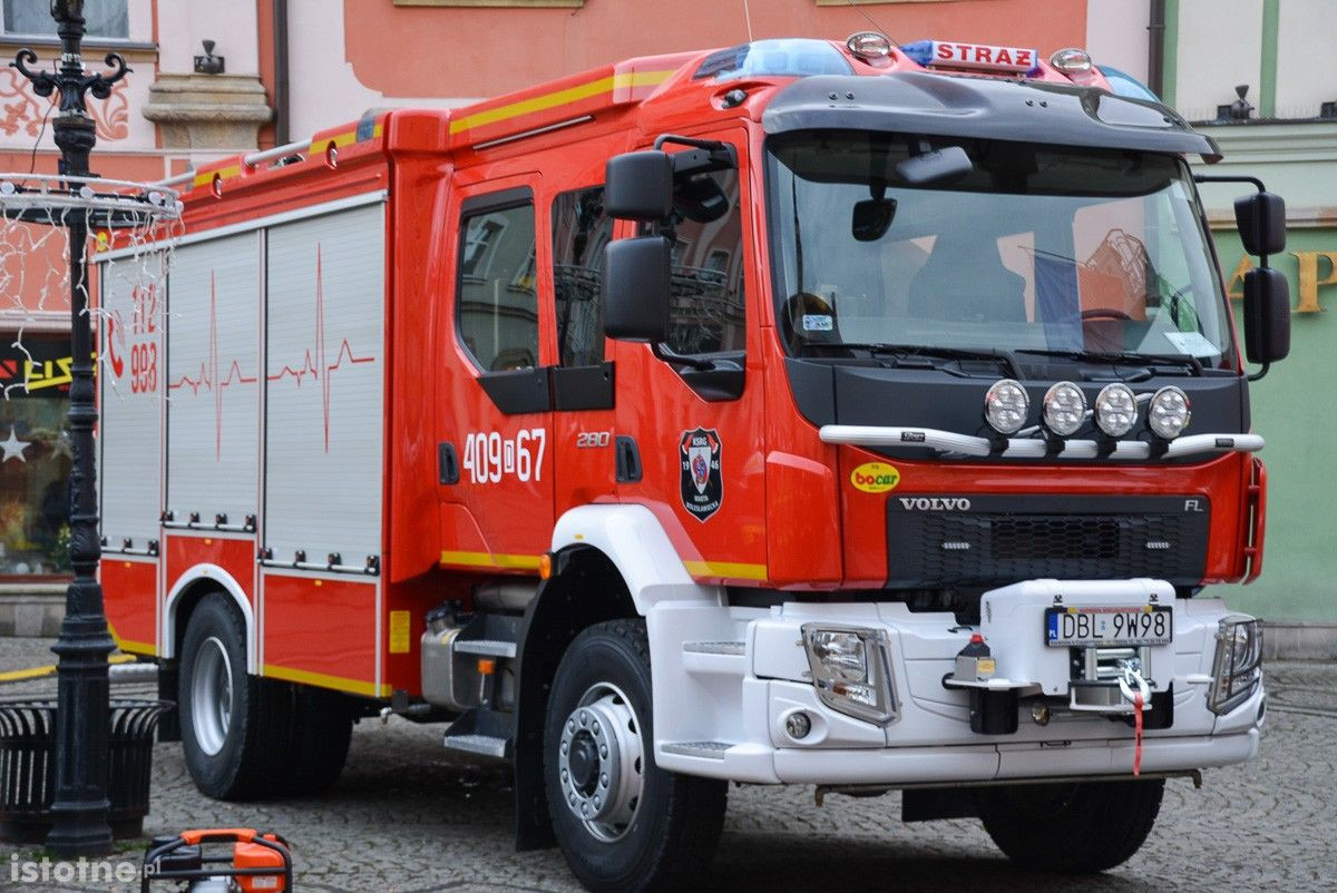 Strażacy z naszego powiatu z nowymi wozami i sprzętem ratowniczym