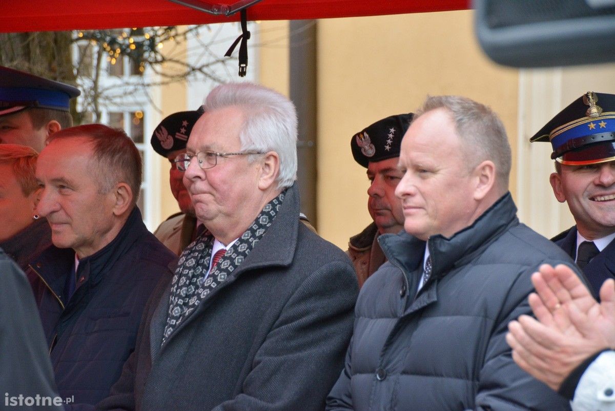 Strażacy z naszego powiatu z nowymi wozami i sprzętem ratowniczym