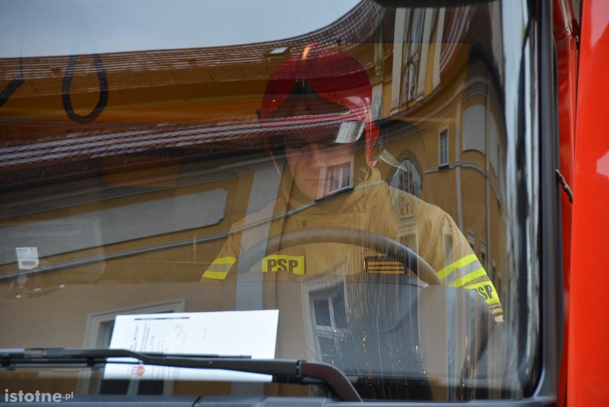 Strażacy z naszego powiatu z nowymi wozami i sprzętem ratowniczym