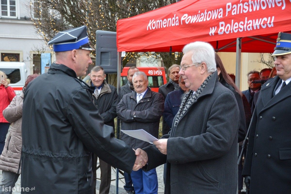 Strażacy z naszego powiatu z nowymi wozami i sprzętem ratowniczym